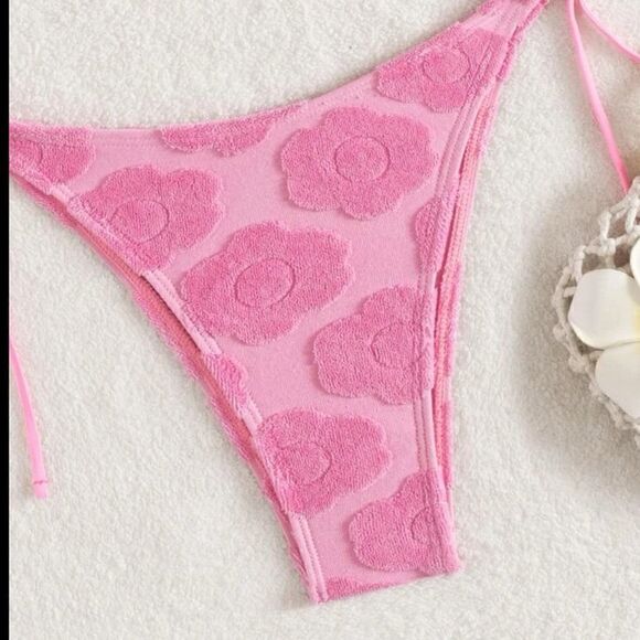 Bikini - Picture 5 of 9